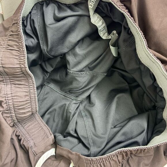 Vuori Trail Running Shorts Men’s XXL Striped Liner Anti-Odor - Picture 7 of 8